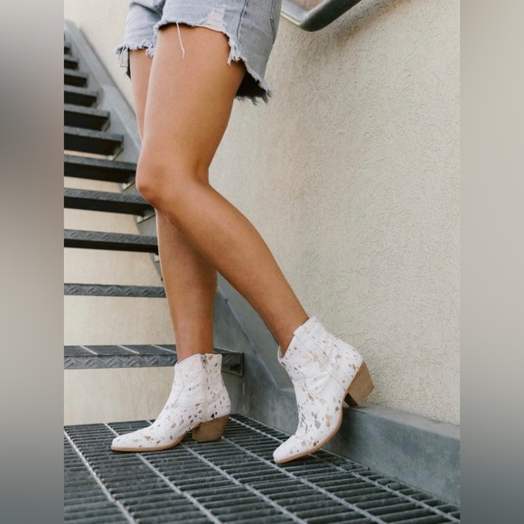 Dolce Vita | Silma Bootie Printed Cow Hair 🚨FIRM PRICE!🚨 - Picture 4 of 14